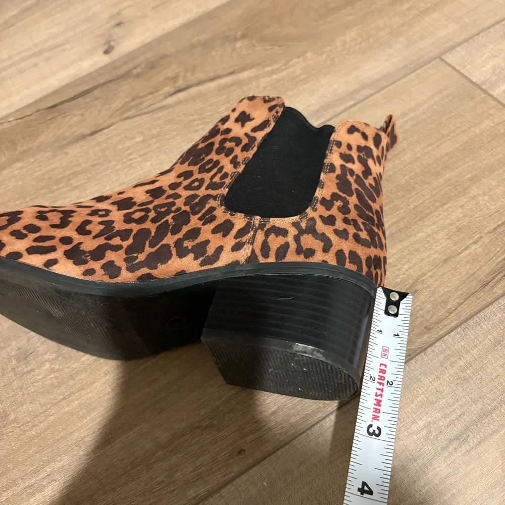 A new‎ day Ellie Leopard Print Chelsea Boots black Brown size 9